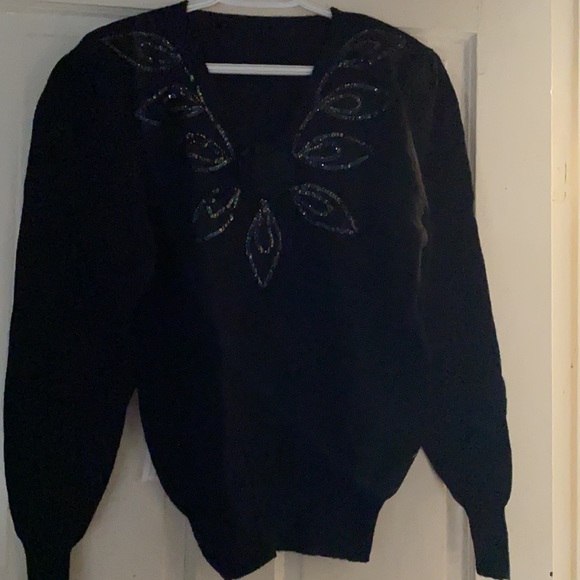 Beautiful Black Flower Embellished Sweater Size L - Picture 3 of 4